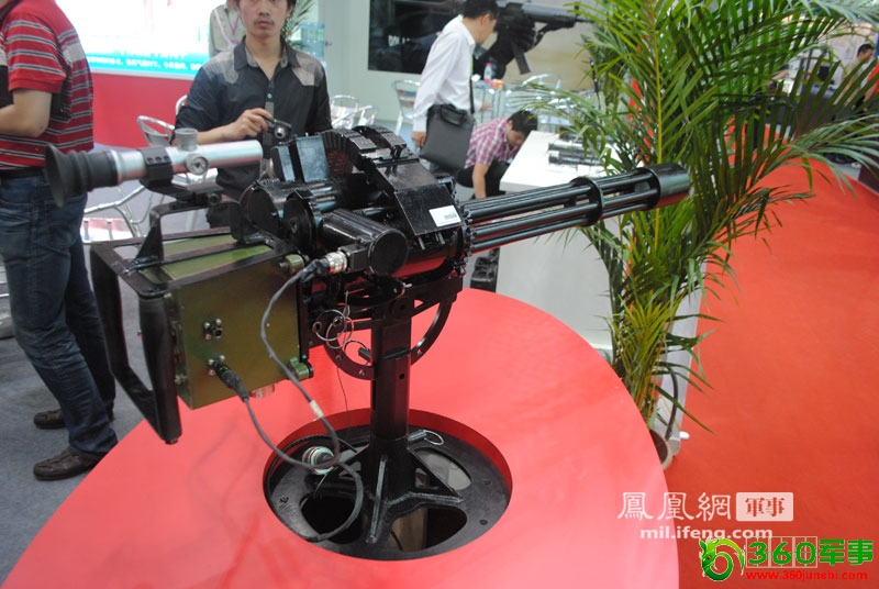 中国新型六管机枪亮相 最大射速可达6000发/分
